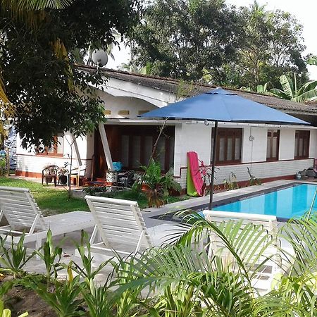 Shrinith'S Place - Dodanduwa Hikkaduwa Buitenkant foto