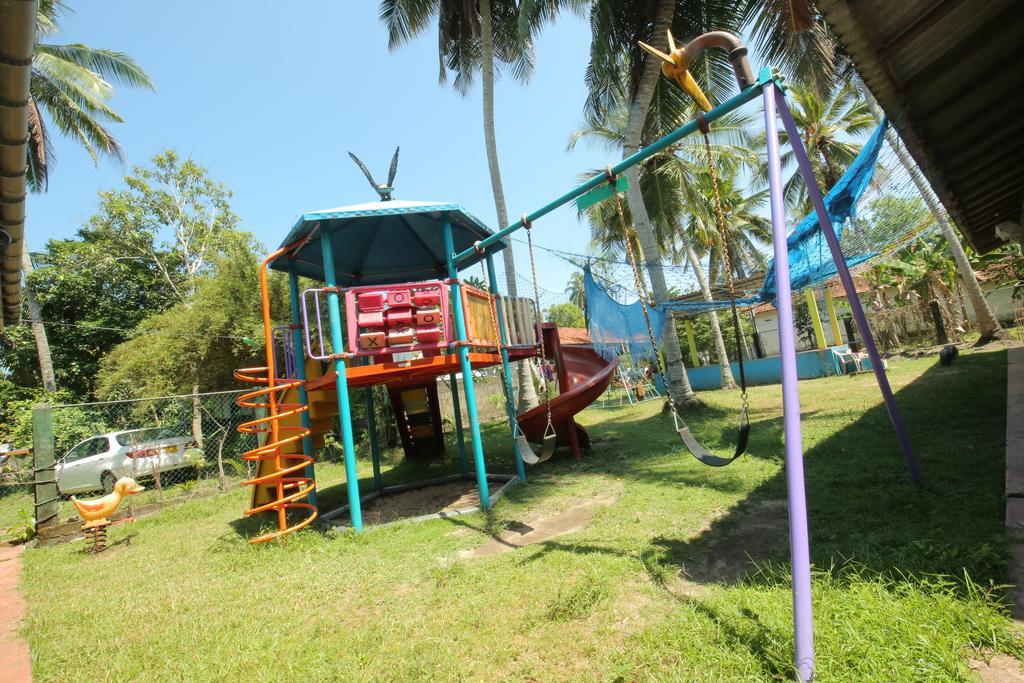 Shrinith'S Place - Dodanduwa Hikkaduwa Buitenkant foto