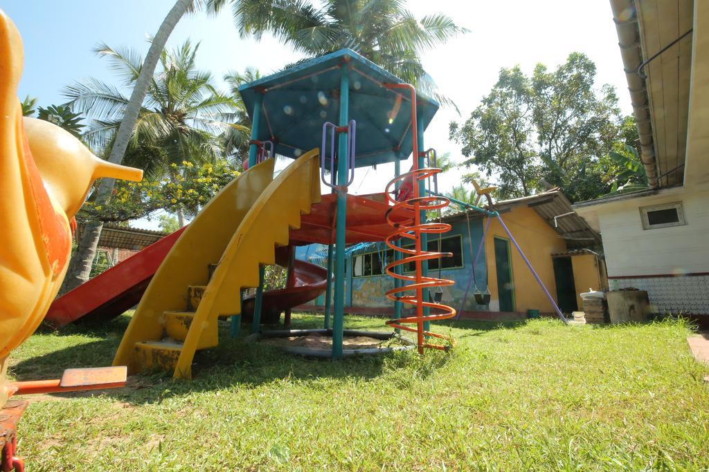Shrinith'S Place - Dodanduwa Hikkaduwa Buitenkant foto