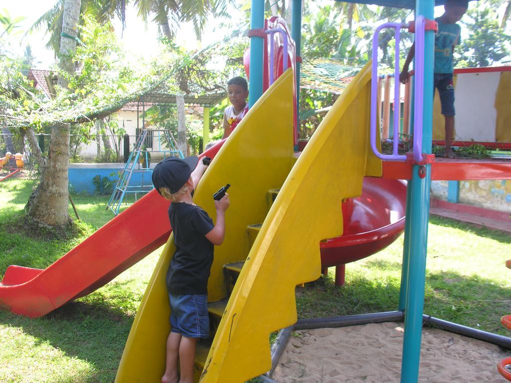 Shrinith'S Place - Dodanduwa Hikkaduwa Buitenkant foto