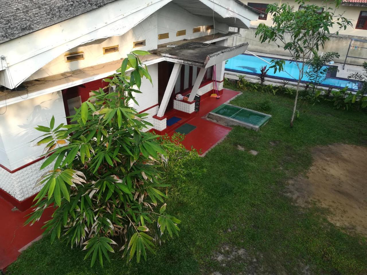 Shrinith'S Place - Dodanduwa Hikkaduwa Buitenkant foto