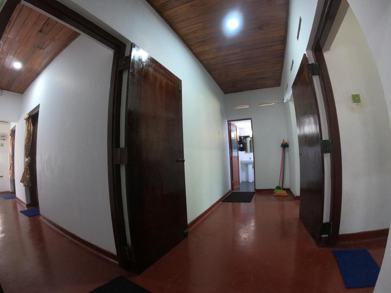Shrinith'S Place - Dodanduwa Hikkaduwa Buitenkant foto