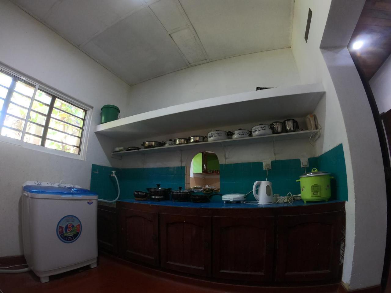 Shrinith'S Place - Dodanduwa Hikkaduwa Buitenkant foto