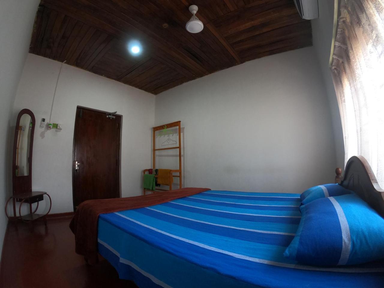 Shrinith'S Place - Dodanduwa Hikkaduwa Buitenkant foto